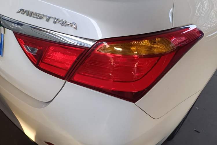 Used Hyundai Mistra 2016 1.8L Automatic Smart GLS Right Rear Taillight