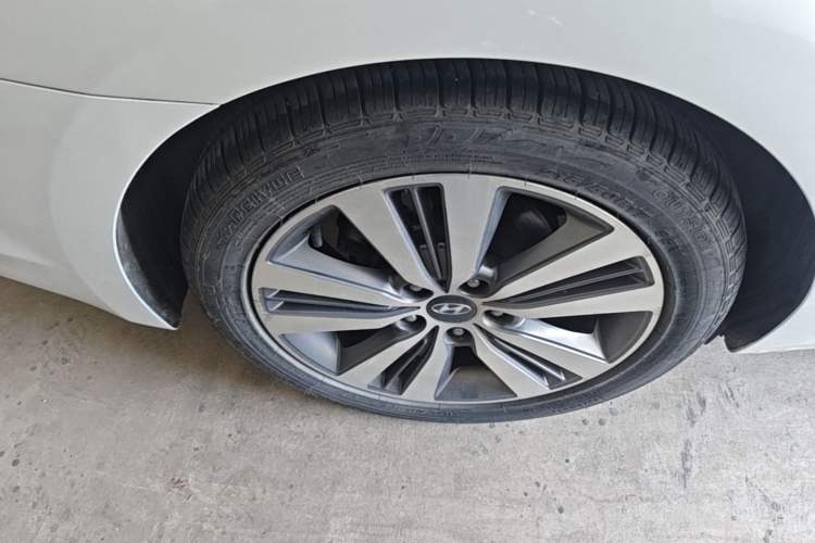 Used Hyundai Mistra 2016 1.8L Automatic Smart GLS Right Rear Wheel Hub