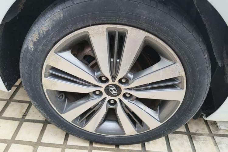 Used Hyundai Mistra 2016 1.6T Automatic Smart GLS Right Rear Wheel Hub