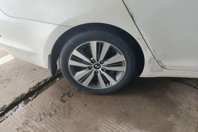 Used Hyundai Mistra 2016 1.8L Automatic Smart GLS Right Rear Wheel Hub