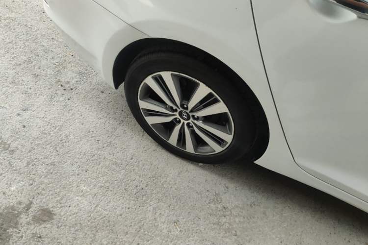 Used Hyundai Mistra 2016 1.6T Automatic Smart GLS Right Rear Wheel Hub
