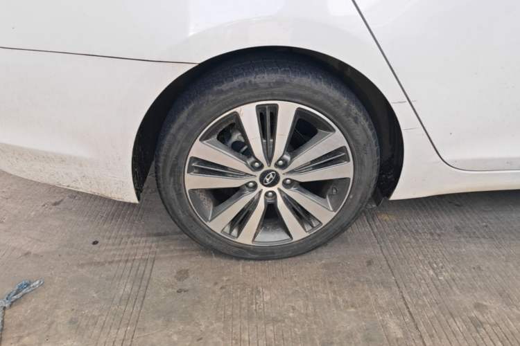Used Hyundai Mistra 2016 1.8L Automatic Smart GLS Right Rear Wheel Hub