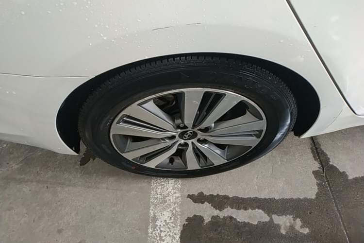 Used Hyundai Mistra 2016 1.8L Automatic Smart GLS Right Rear Wheel Hub