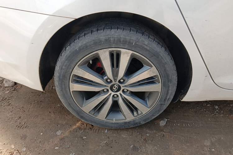 Used Hyundai Mistra 2016 1.8L Automatic Smart GLS Right Rear Wheel Hub