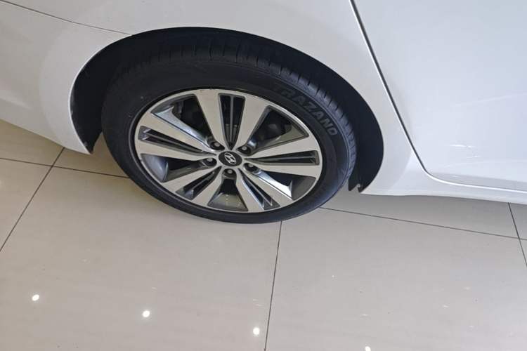 Used Hyundai Mistra 2016 1.8L Automatic Smart GLS Right Rear Wheel Hub
