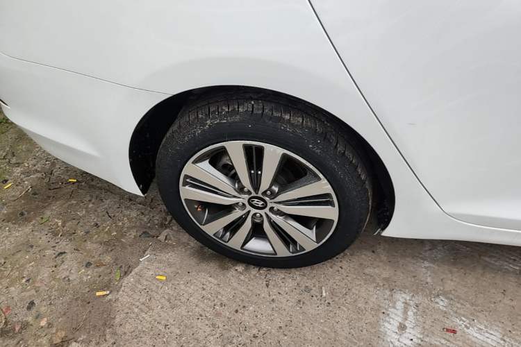 Used Hyundai Mistra 2016 1.6T Automatic Smart GLS Right Rear Wheel Hub