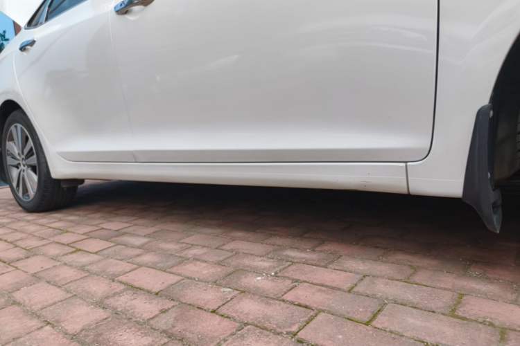 Used Hyundai Mistra 2016 1.8L Automatic Smart GLS Right Side Sill