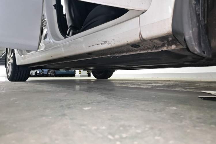 Used Hyundai Mistra 2016 1.8L Automatic Smart GLS Right Side Sill