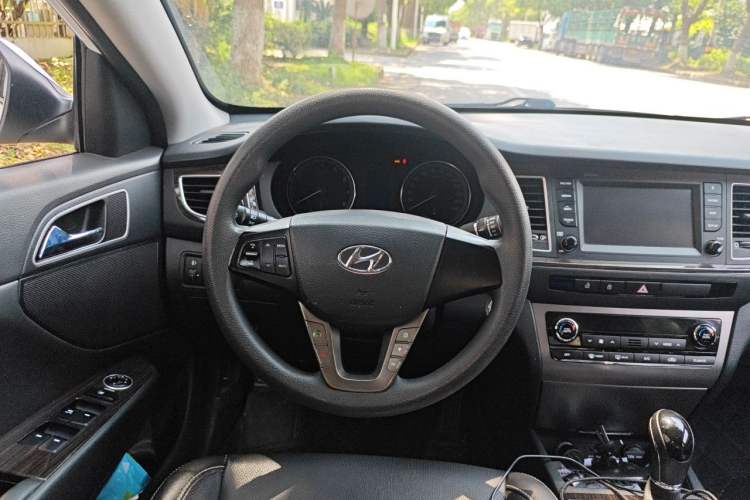 Used Hyundai Mistra 2016 1.6T Automatic Smart GLS Steering Wheel