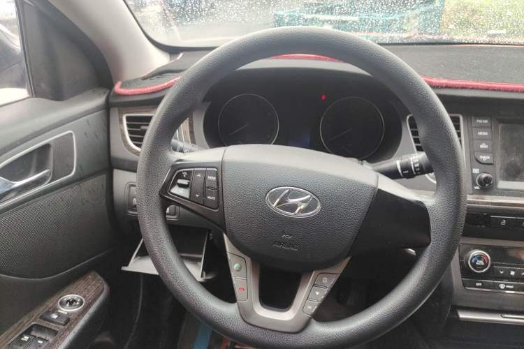 Used Hyundai Mistra 2016 1.6T Automatic Smart GLS Steering Wheel