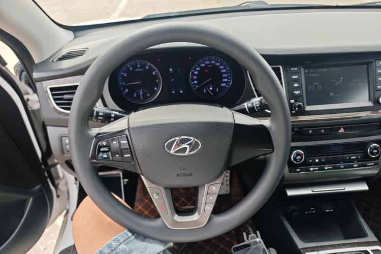 Used Hyundai Mistra 2016 1.6T Automatic Smart GLS Steering Wheel