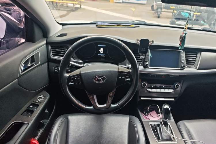 Used Hyundai Mistra 2016 1.8L Automatic Deluxe DLX Model Steering Wheel