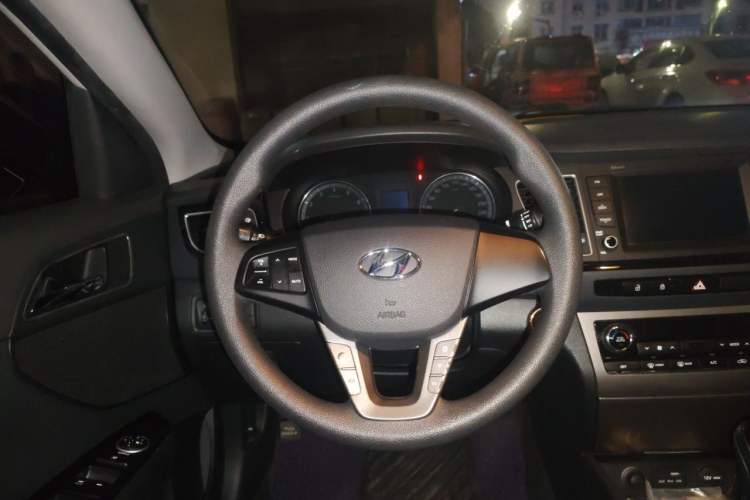 Used Hyundai Mistra 2016 1.8L Automatic Deluxe DLX Model Steering Wheel