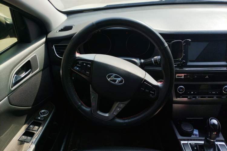 Used Hyundai Mistra 2016 1.6T Automatic Smart GLS Steering Wheel