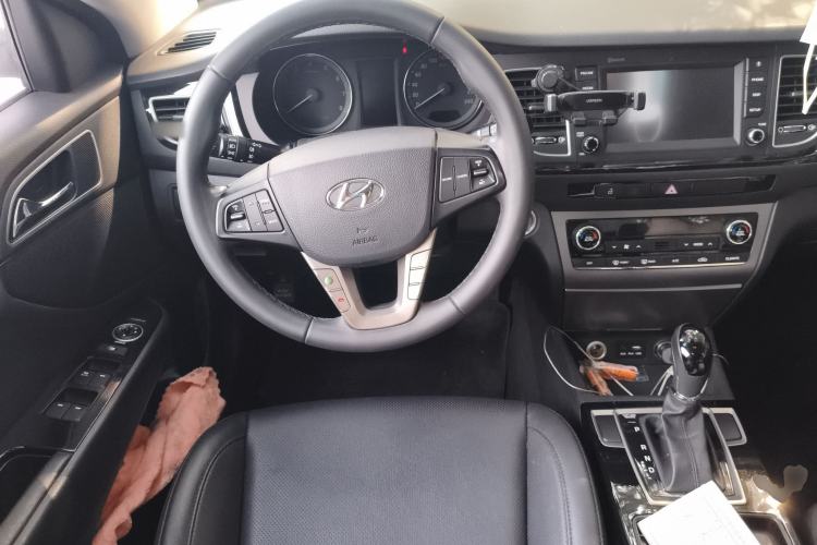 Used Hyundai Mistra 2016 1.8L Automatic Deluxe DLX Model Steering Wheel