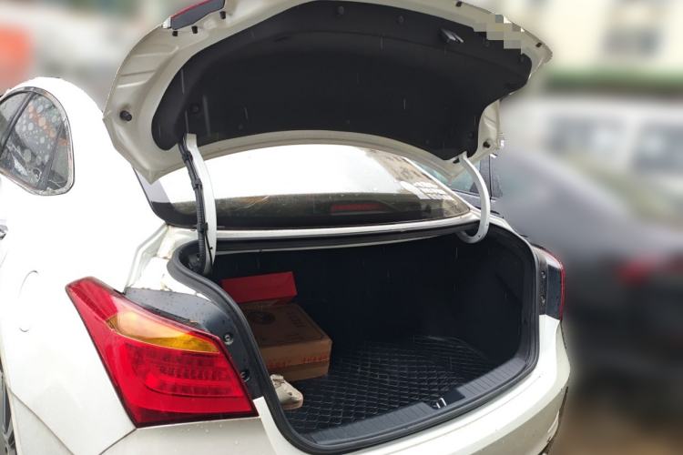 Used Hyundai Mistra 2016 1.8L Automatic Deluxe DLX Model Trunk