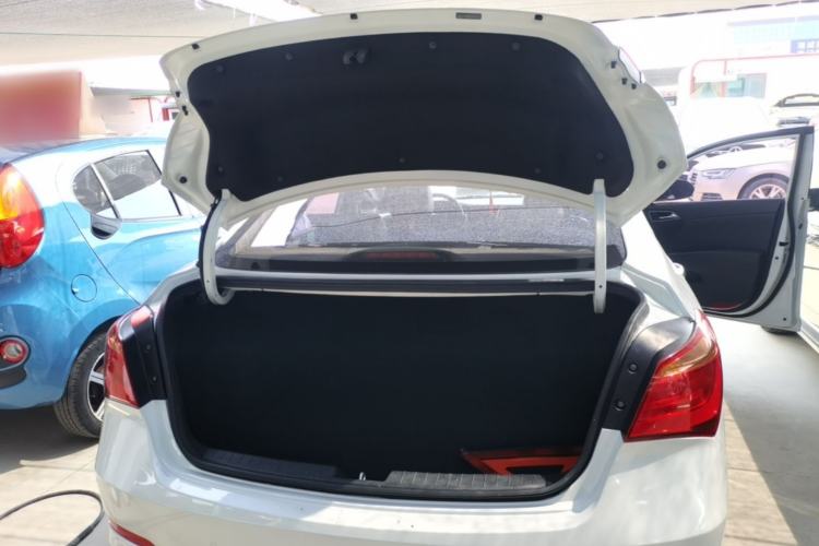 Used Hyundai Mistra 2016 1.8L Automatic Smart GLS Trunk