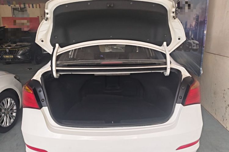 Used Hyundai Mistra 2016 1.8L Automatic Smart GLS Trunk