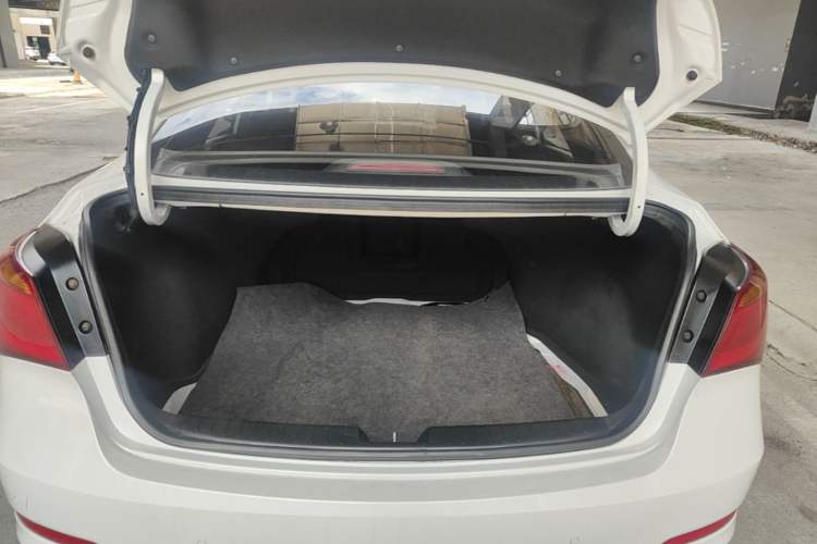Used Hyundai Mistra 2016 1.6T Automatic Smart GLS Trunk