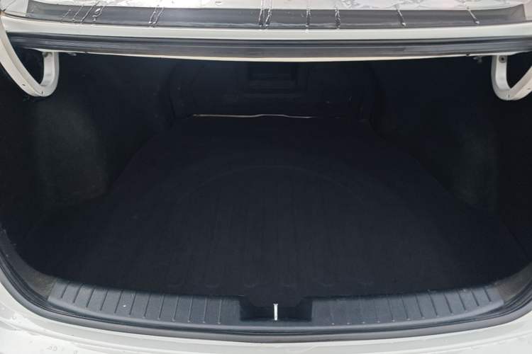 Used Hyundai Mistra 2016 1.6T Automatic Smart GLS Trunk