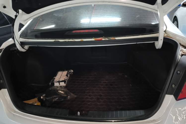 Used Hyundai Mistra 2016 1.6T Automatic Smart GLS Trunk