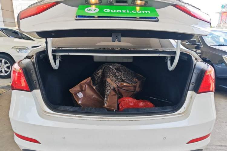 Used Hyundai Mistra 2016 1.8L Automatic Smart GLS Trunk