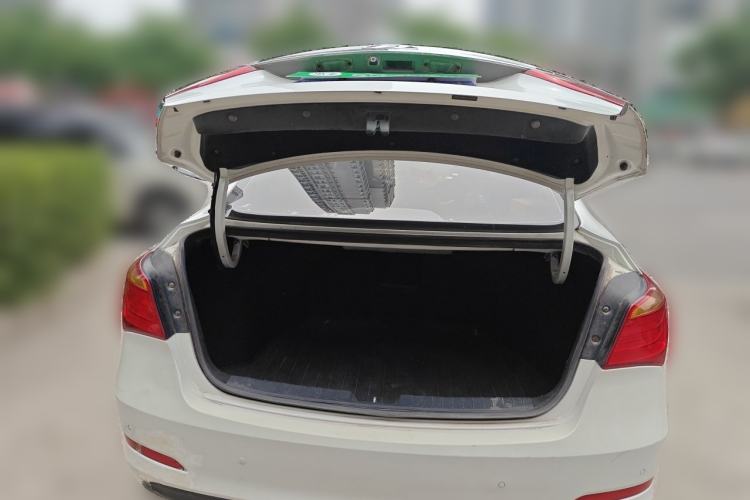 Used Hyundai Mistra 2016 1.8L Automatic Smart GLS Trunk