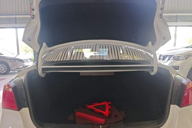 Used Hyundai Mistra 2016 1.8L Automatic Smart GLS Trunk