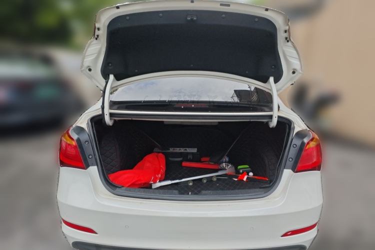 Used Hyundai Mistra 2016 1.8L Automatic Smart GLS Trunk