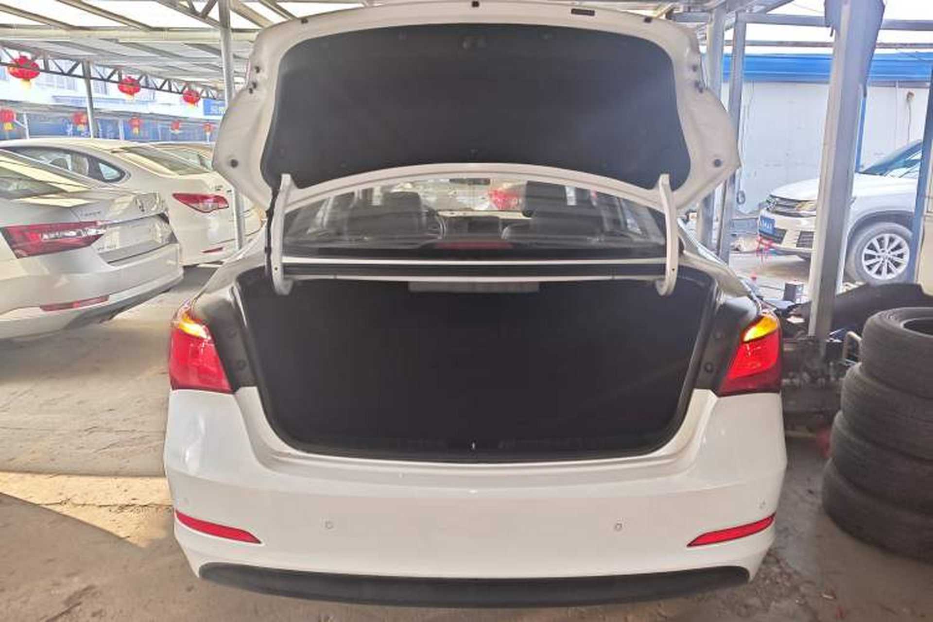 Used Hyundai Mistra 2016 1.8L Automatic Smart GLS Trunk