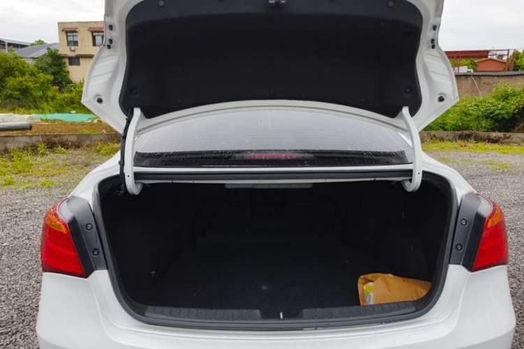 Used Hyundai Mistra 2016 1.8L Automatic Deluxe DLX Model Trunk