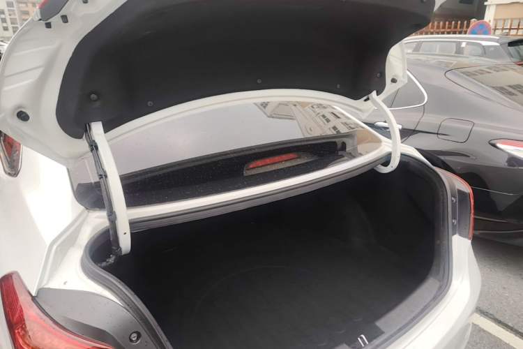 Used Hyundai Mistra 2016 1.6T Automatic Smart GLS Trunk