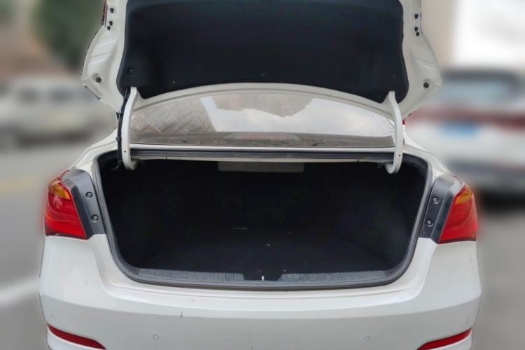 Used Hyundai Mistra 2016 1.8L Automatic Smart GLS Trunk