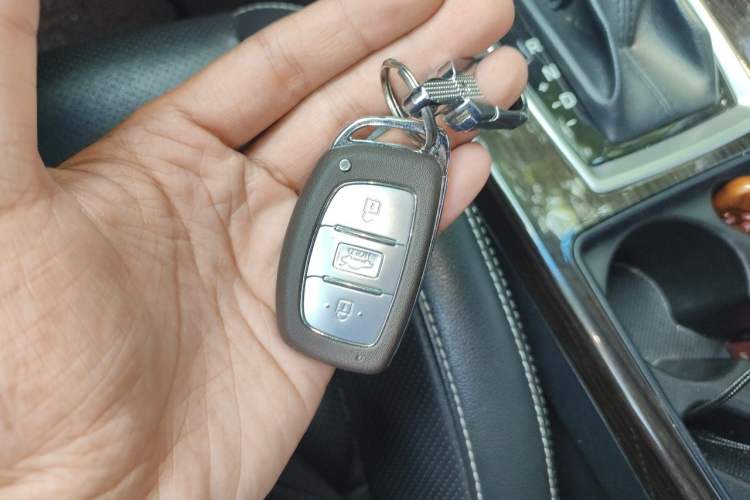 Used Hyundai Mistra 2016 1.6T Automatic Smart GLS Vehicle Key
