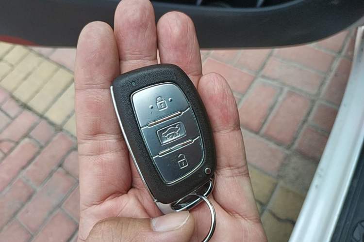 Used Hyundai Mistra 2016 1.8L Automatic Smart GLS Vehicle Key