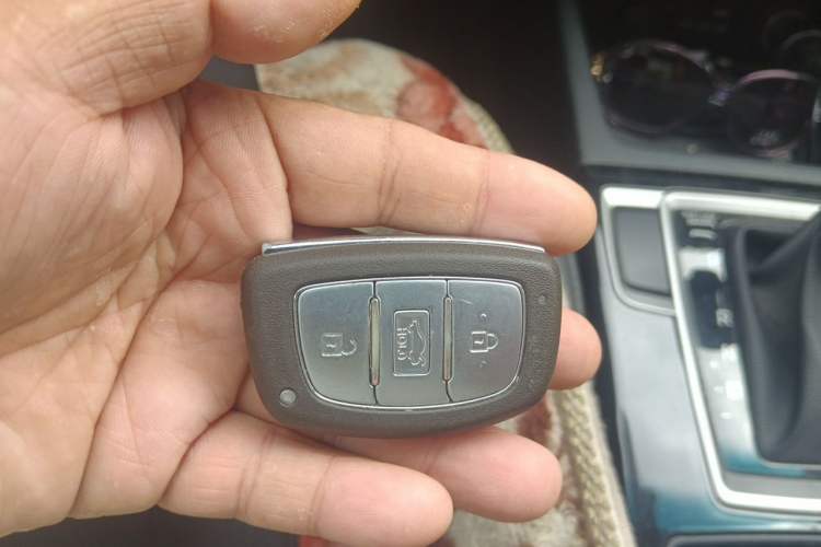 Used Hyundai Mistra 2016 1.8L Automatic Smart GLS Vehicle Key