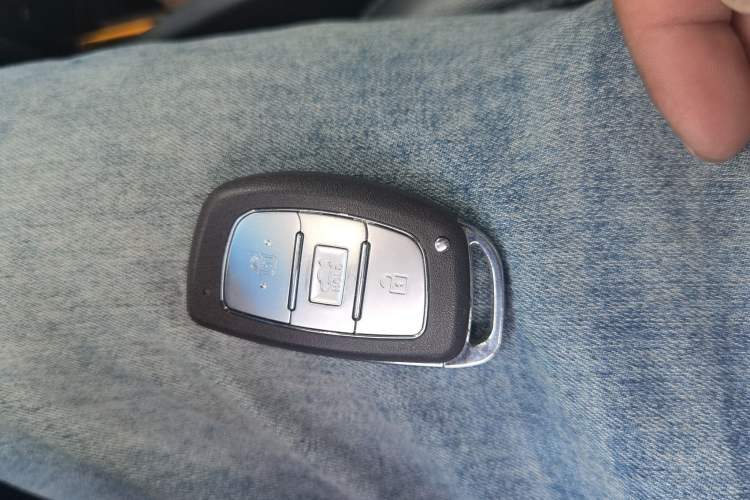 Used Hyundai Mistra 2016 1.8L Automatic Smart GLS Vehicle Key