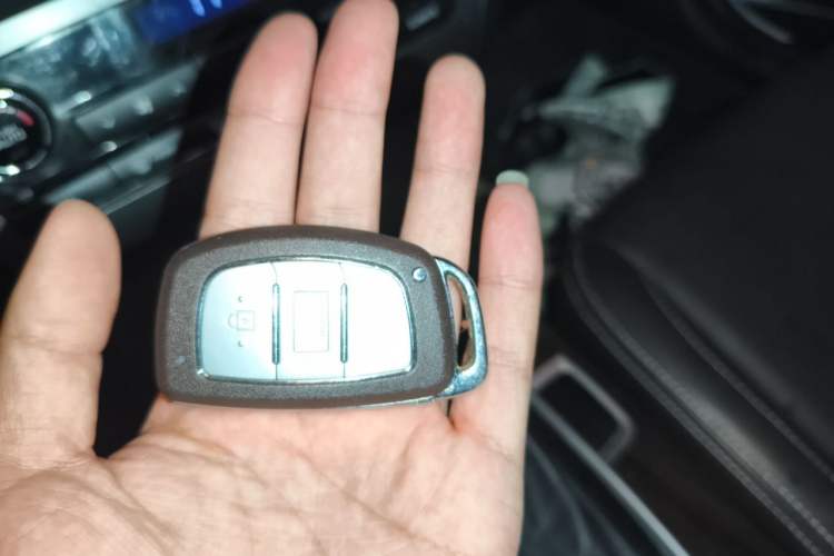 Used Hyundai Mistra 2016 1.6T Automatic Smart GLS Vehicle Key
