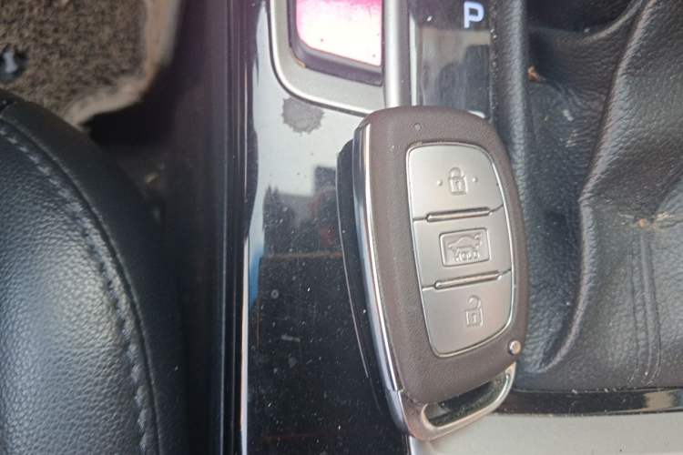 Used Hyundai Mistra 2016 1.8L Automatic Smart GLS Vehicle Key