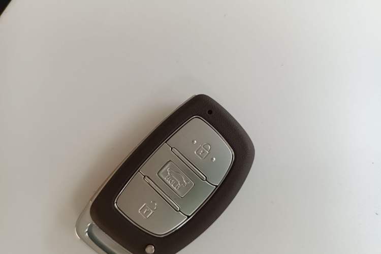 Used Hyundai Mistra 2016 1.8L Automatic Smart GLS Vehicle Key