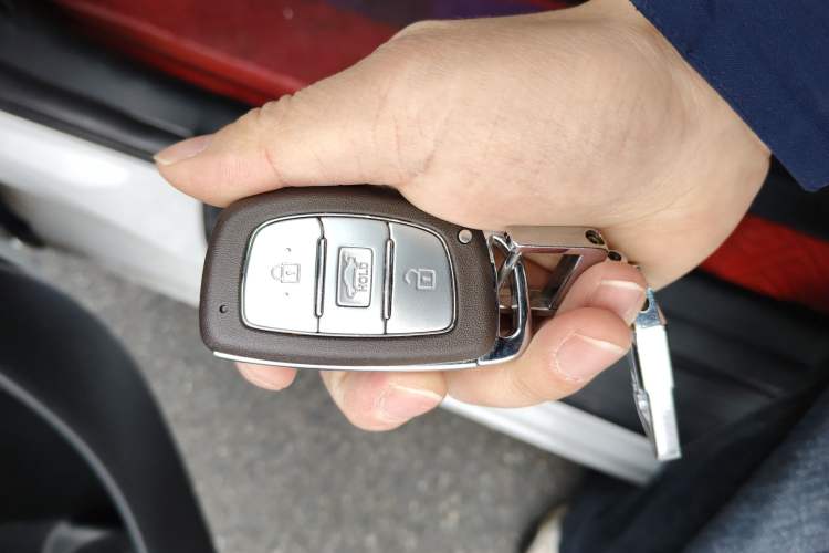 Used Hyundai Mistra 2016 1.8L Automatic Smart GLS Vehicle Key