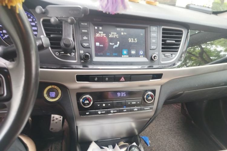 Used Hyundai Mistra 2016 1.8L Automatic Deluxe DLX Model Audio And AC Panel