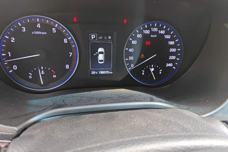 Used Hyundai Mistra 2016 1.8L Automatic Smart GLS Odometer Close Up
