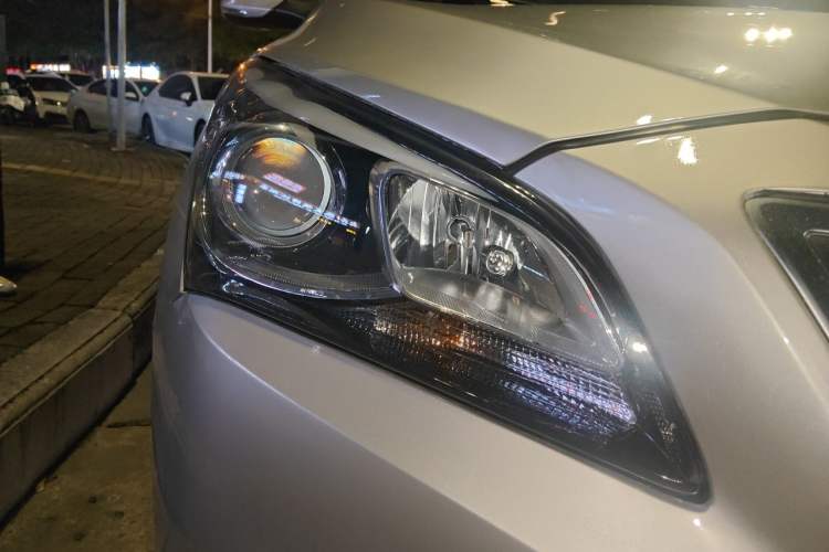 Used Hyundai Mistra 2016 1.6T Automatic Smart GLS Right Front Headlight