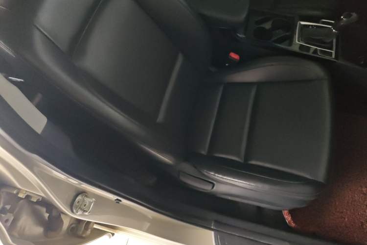 Used Hyundai Mistra 2016 1.8L Automatic Smart GLS Right Front Seat