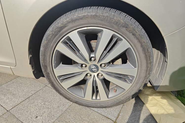 Used Hyundai Mistra 2016 1.8L Automatic Smart GLS Right Front Wheel Hub