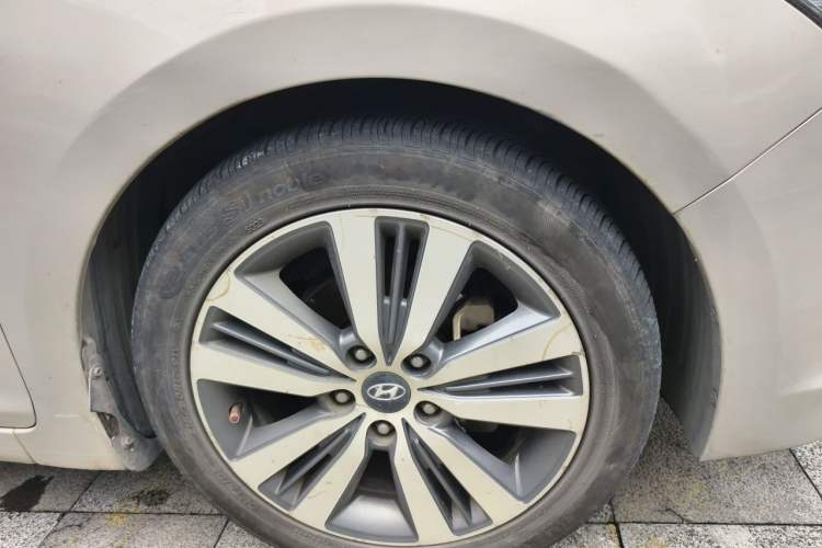 Used Hyundai Mistra 2016 1.8L Automatic Smart GLS Right Front Wheel Hub