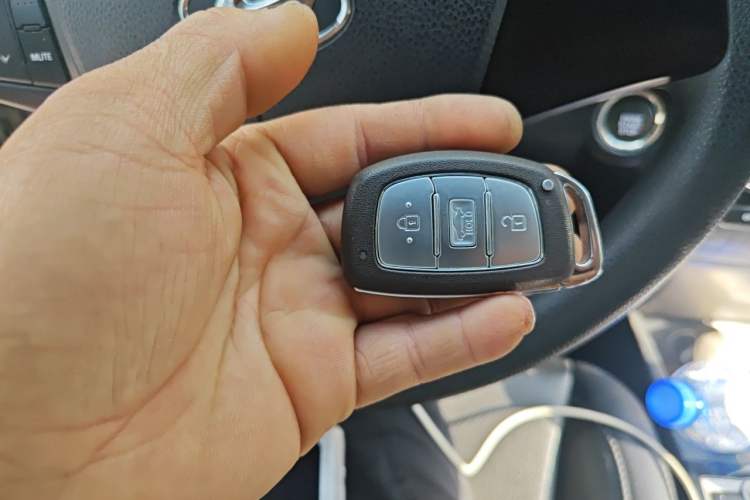 Used Hyundai Mistra 2016 1.8L Automatic Smart GLS Vehicle Key