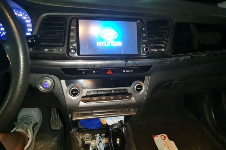 Used Hyundai Mistra 2017 1.8L Automatic Smart GLS China V Standard Audio And AC Panel