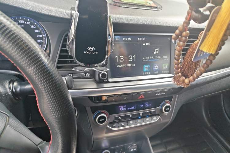 Used Hyundai Mistra 2017 1.8L Automatic Deluxe DLX Model China V Emission Standard Audio And AC Panel